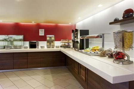 фото отеля Holiday Inn Express Glasgow Airport