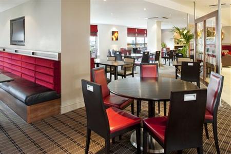 фото отеля Holiday Inn Express Glasgow Airport