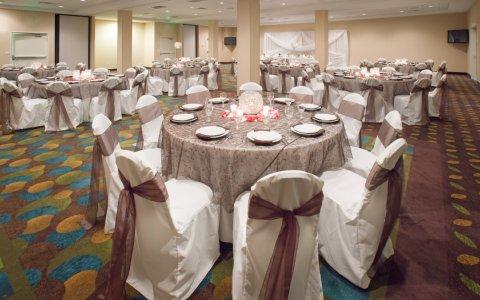 фото отеля Holiday Inn Lincoln SouthWest