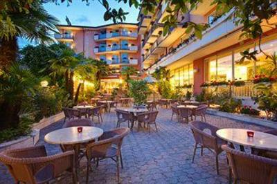 фото отеля Continental Hotel Nago-Torbole