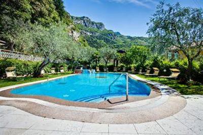 фото отеля Continental Hotel Nago-Torbole