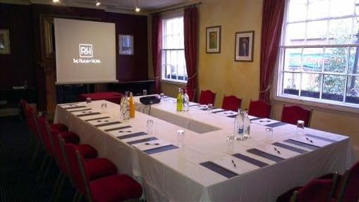фото отеля Three Horse Shoes Hotel Rugby (England)