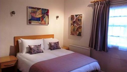 фото отеля Three Horse Shoes Hotel Rugby (England)