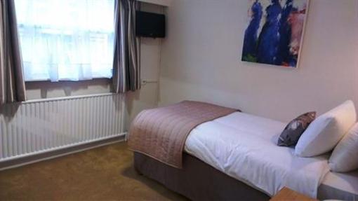фото отеля Three Horse Shoes Hotel Rugby (England)