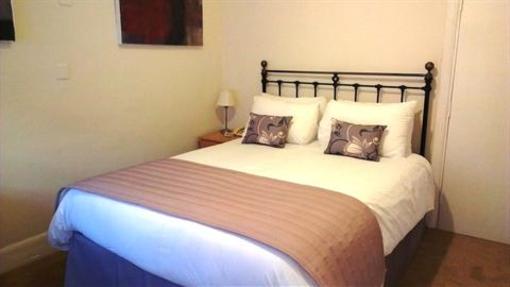 фото отеля Three Horse Shoes Hotel Rugby (England)