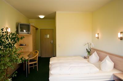 фото отеля Mueritz Strandhotel