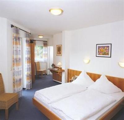 фото отеля Hotel Haus Schoenblick