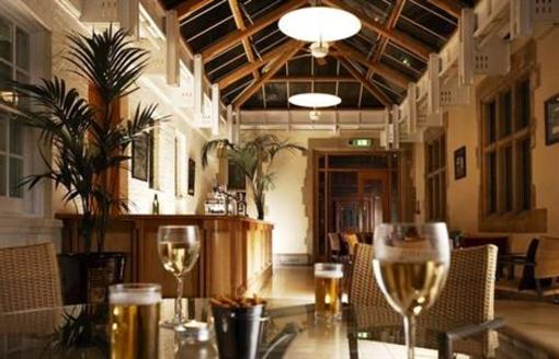 фото отеля Fanhams Hall Hotel