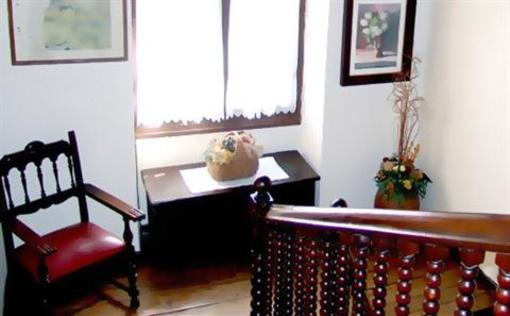 фото отеля Hostal Ayestaran II