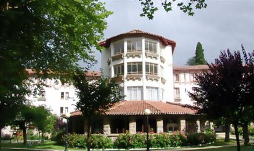 фото отеля Hostal Ayestaran II