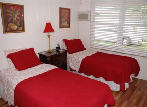 фото отеля Lahaina Beachside Cottages