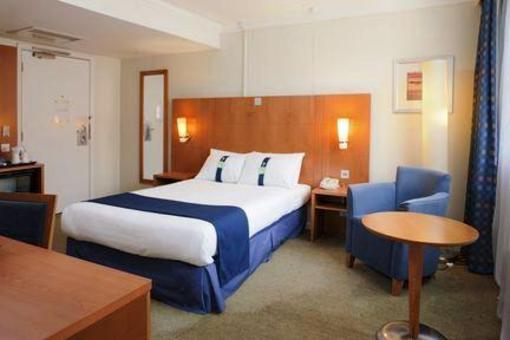 фото отеля Holiday Inn High Wycombe M40