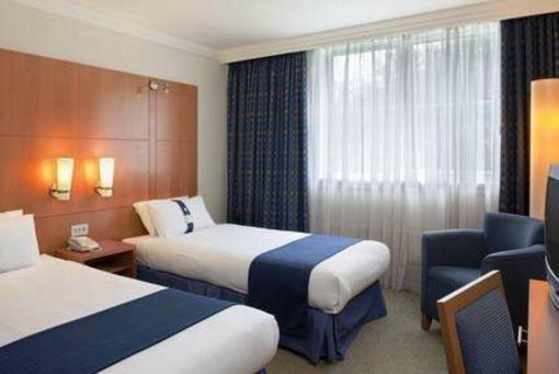 фото отеля Holiday Inn High Wycombe M40