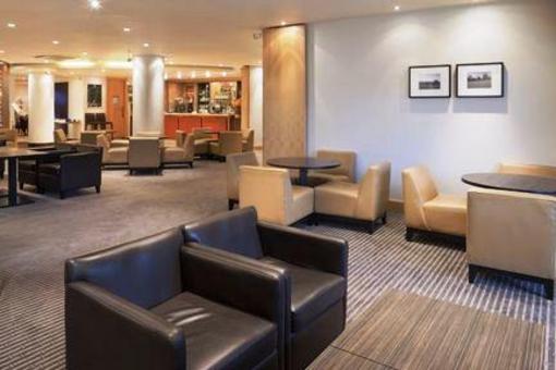 фото отеля Holiday Inn High Wycombe M40