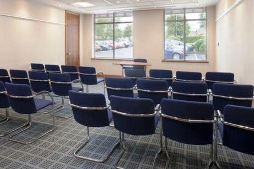 фото отеля Holiday Inn High Wycombe M40