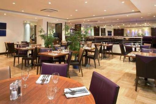 фото отеля Holiday Inn High Wycombe M40