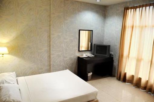 фото отеля Lovina Inn