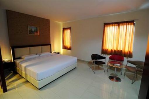 фото отеля Lovina Inn