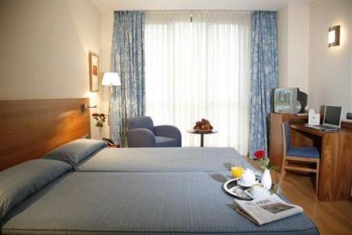 фото отеля Hotel Mieres Del Camino