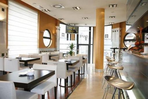 фото отеля Hotel Mieres Del Camino