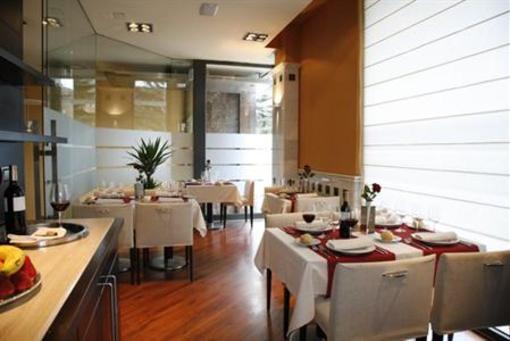 фото отеля Hotel Mieres Del Camino