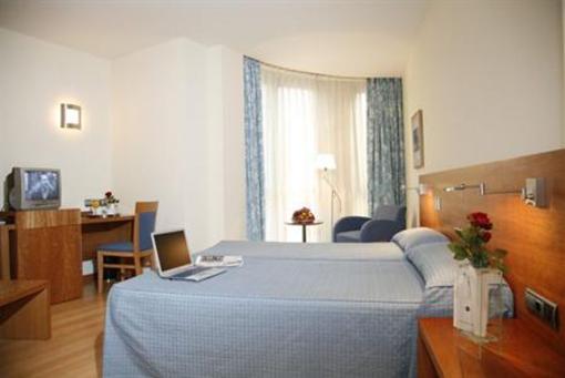 фото отеля Hotel Mieres Del Camino