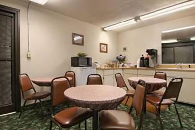 фото отеля Wake Inn