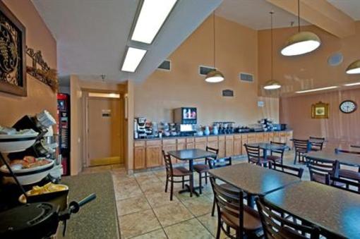 фото отеля BEST WESTERN Discovery Inn