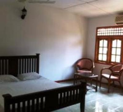 фото отеля Charlot Home Stay Guest House Bentota