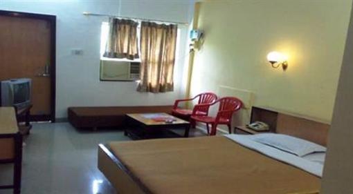 фото отеля Raviraj Hotel