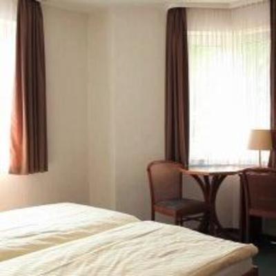 фото отеля Pension Am Krahenberg Halle