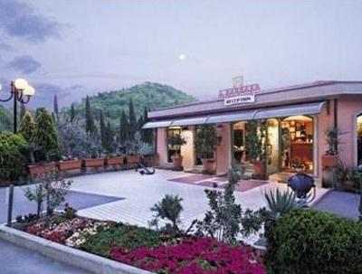 фото отеля Hotel Santa Barbara Serravalle Pistoiese