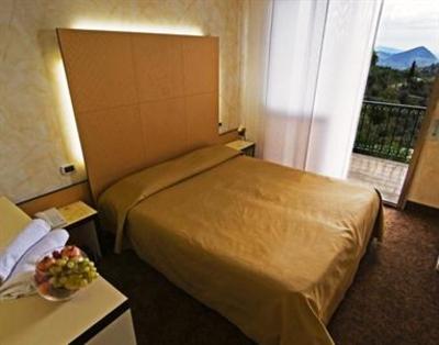 фото отеля Hotel Santa Barbara Serravalle Pistoiese