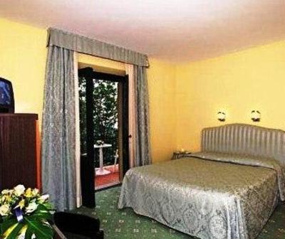 фото отеля Hotel Santa Barbara Serravalle Pistoiese