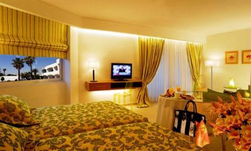 фото отеля Kinetta Beach Hotel