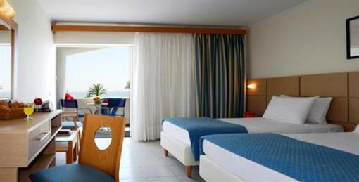 фото отеля Kinetta Beach Hotel