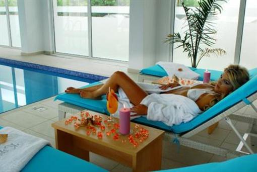 фото отеля Kinetta Beach Hotel