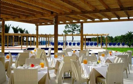 фото отеля Kinetta Beach Hotel