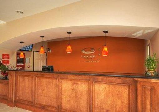 фото отеля Econo Lodge Inn & Suites Bridge City