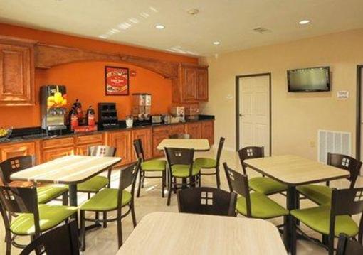 фото отеля Econo Lodge Inn & Suites Bridge City