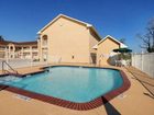 фото отеля Econo Lodge Inn & Suites Bridge City