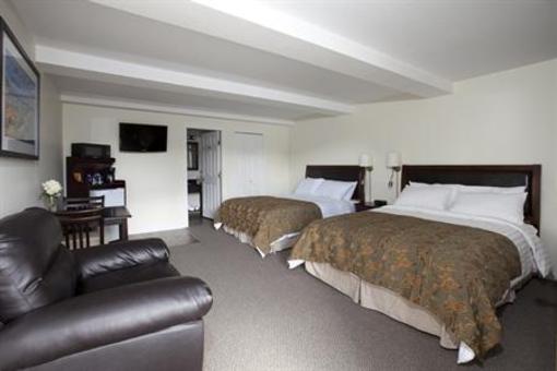 фото отеля Bayshore Waterfront Inn