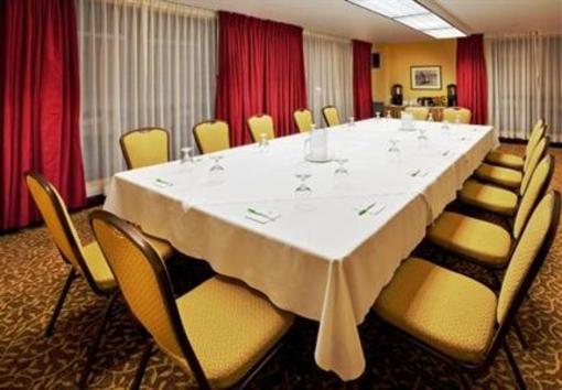 фото отеля Holiday Inn Hotel & Suites Downtown