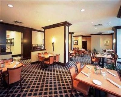 фото отеля Holiday Inn Hotel & Suites Downtown