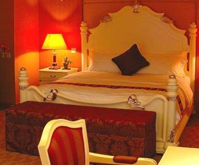 фото отеля Luguhu Holiday Hotel