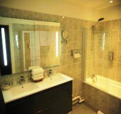 фото отеля Central Hotel Bort-les-Orgues