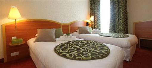 фото отеля Kyriad Hotel Lamballe