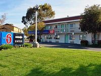 Motel 6 North Salinas