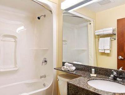 фото отеля Microtel Inn & Suites Woodstock