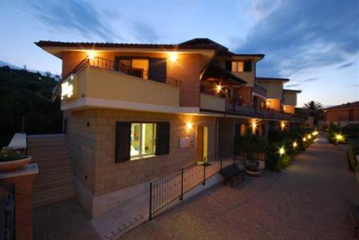 фото отеля Residence Il Borgo Tortoreto